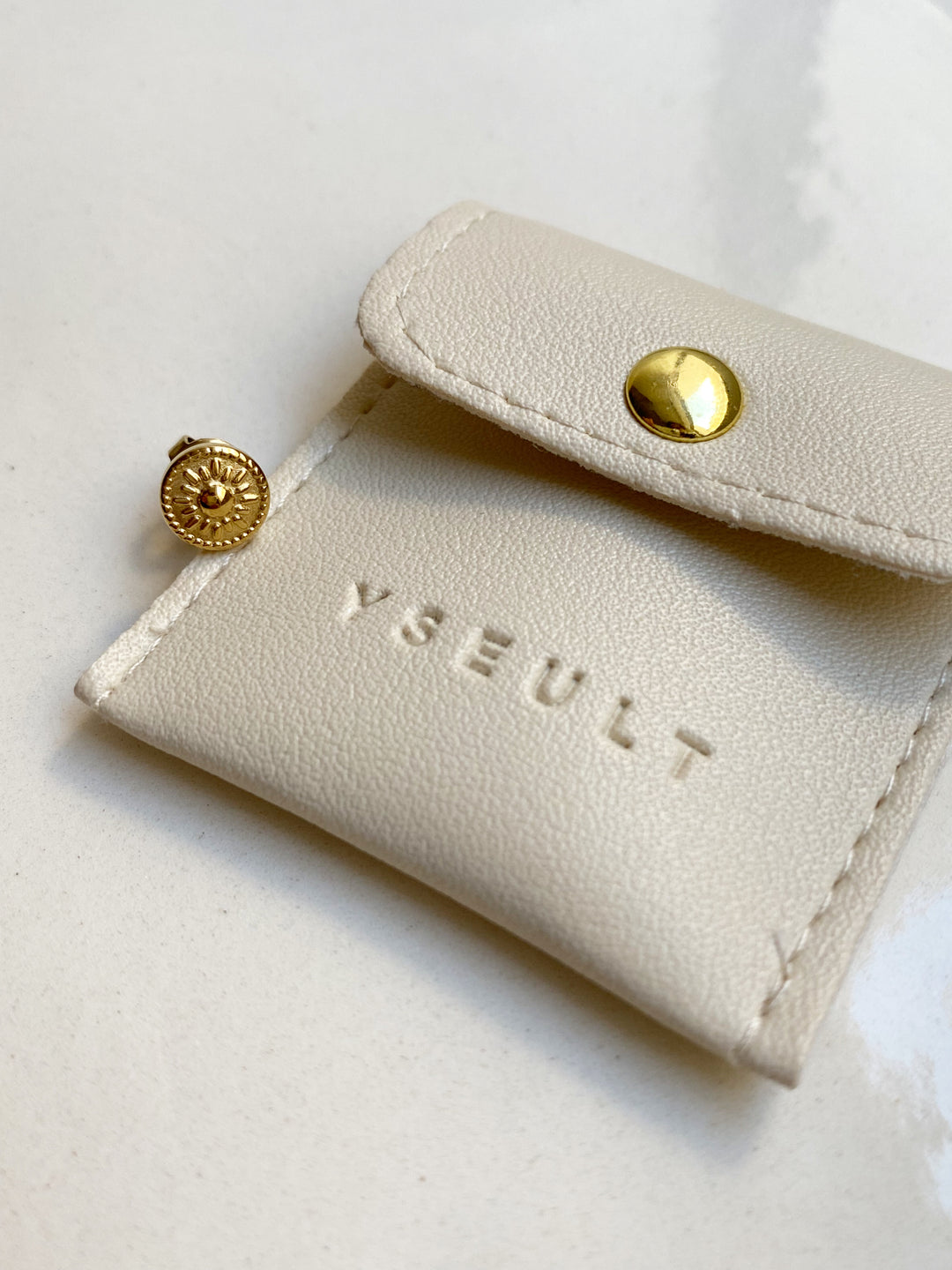 Boucle d'oreille à l'unité Andrea