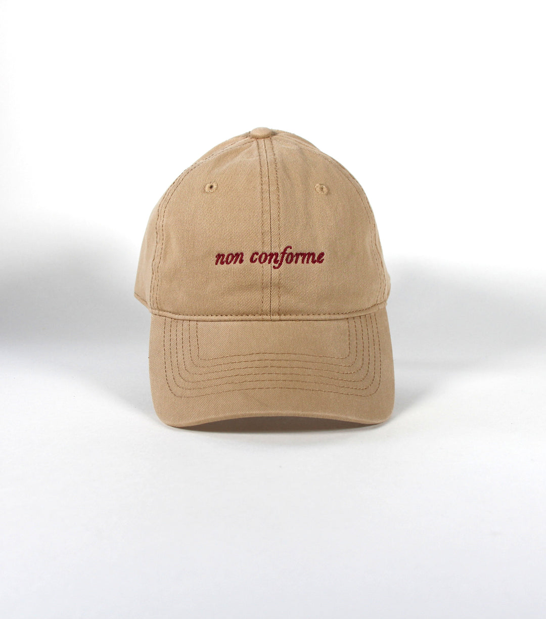 Casquette non conforme